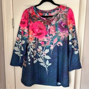 Soft Surroundings Navy Floral Christa Tunic Top woman’s size L